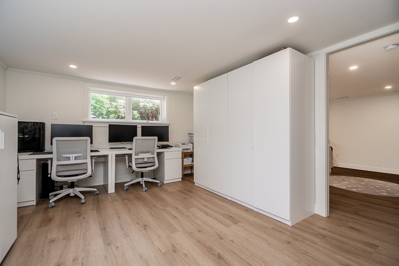 2784 Crescentview Drive North Vancouver-30